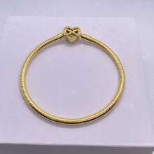 1 pièce Bracelet classique de mode pour femmes avec perles et motif d'os de serpent. Convient parfaitement pour un assortiment au quotidien et fait un cadeau de vacances idéal