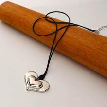 1pc New Minimalist Exaggerated Heart-Shaped Necklace For Women
