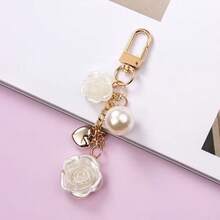 Elegant 1pc Big Pearl & Flower & Heart Shaped Keychain With Gold-Tone Clasp Backpack Decor - White - View 5