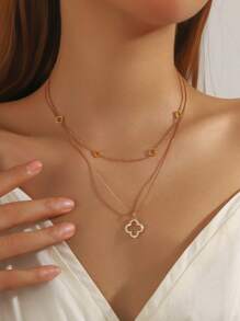 1 Peça Colar de Mulher de Trevos de Quatro Folhas Vazados, Diamante com Aço Titanium Não Desbotante, Adequado para Uso Diário, Presente, Festa