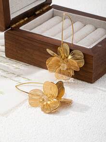 1 Pair Hollow 3D Petal Design Earrings For Women, Suitable For Daily Wear