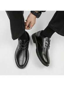 Zapatos de vestir de hombre con plataforma de verano 2025, estilo británico, de negocios, formales, casuales, de boda para el novio, con suela blanda, en color negro