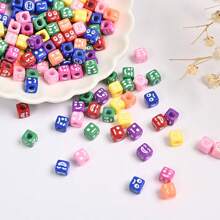 500 pezzi di perline in acrilico vivace da 6 mm con lettere dell'alfabeto - 5 colori, con motivo a lettere quadrate, adatte per gioielli e artigianato fai-da-te, perfette per charm per telefono e design creativo