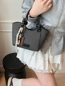 极具魅力的大容量时尚手提包，休闲优质纹理斜挎包，搭配可爱仿巧克力吊坠，百搭日常小众设计水桶包，适合通勤、旅行、度假 - 黑色 - 查看 5