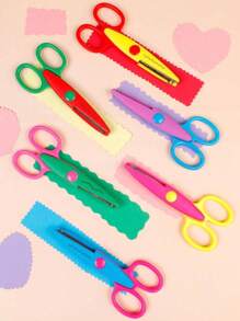 六把装饰剪刀，图案各异，包括花卉和波浪纹设计。非常适合用于学校用品、感恩节、圣诞节、生日礼物、万圣节装饰等。