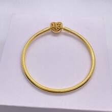 1 pièce Bracelet classique de mode pour femmes avec perles et motif d'os de serpent. Convient parfaitement pour un assortiment au quotidien et fait un cadeau de vacances idéal