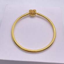 1 pièce Bracelet classique de mode pour femmes avec perles et motif d'os de serpent. Convient parfaitement pour un assortiment au quotidien et fait un cadeau de vacances idéal