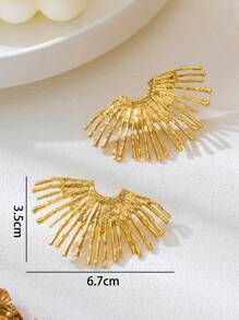 1 Pair Retro Exaggerated Minimalist Gold Fanshaped Women Stud Earrings, Suitable For Daily Wear, Banquet And Party