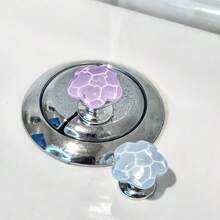 2 PC Exquisite Flower-Shaped Water Ripple Toilet Flush Auxiliary Button, Clear Color More Suitable For Summer, Bathroom And Bedroom Accessory Ornaments, Car Interior Diy Small Ornaments, Can Be Used As Drawer Handle, Wardrobe Handle, Nail Protection, Making Your Life More Comfortable