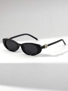 1副女士猫眼小框个性化眼镜，复古装饰镜腿，时尚百搭街头风，高端大气。