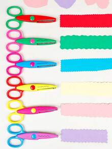 六把装饰剪刀，图案各异，包括花卉和波浪纹设计。非常适合用于学校用品、感恩节、圣诞节、生日礼物、万圣节装饰等。