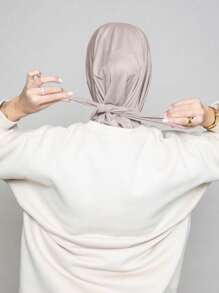 1 Stück klassischer einfarbiger seidiger weicher Stoff Langer Saum gekreuzter Schal Kopftuch Hijab, geeignet für den täglichen Gebrauch und Outdoor-Sport