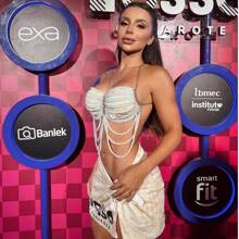 Sexy, Fashionable, High-End Diamond Studded Chest Chain, Top Chain, Wedding Dress, Nightclub Party Jewelry New Leisure Style Of Simple Faux Pearl Halter Tops Teen Style Cute Beaded Beautifully Cami Vest ,Pearl Bead Body Chain