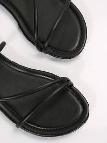 Sandal đế bằng nhiều quai, màu trơn, mũi vuông, chất liệu da PU, dành cho nữ, thời trang và đa năng cho mùa hè, phù hợp cho dạo phố, hẹn hò, du lịch, ở nhà, đi làm, dự tiệc, đi biển. - màu đen - Xem 7