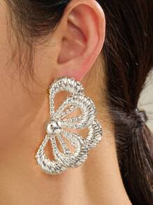1 Pair Fashion Exquisite Luxury Textured Metal Petal Stud Earrings, Personalized Jewelry For Women