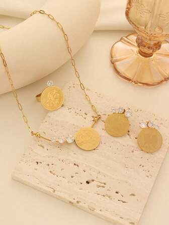 1 Juego de Elegante Joyería Chapada en Oro de Aleación de Cobre con Rhinestones en Forma de Gallo- Colgante, Pendientes, Anillo y Collar, Adecuado para Uso Diario de Mujeres y como Regalo de Vacaciones