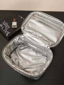 1套大容量便携式化妆品和护肤品收纳包，防水亮面洗漱包，柔软云状化妆包，高颜值手提洗漱包