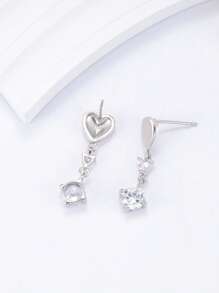 1 par de pendientes tipo mariposa hipoalergénicos con circonita cúbica en forma de corazón, diseño delicado y minimalista, ideal para uso diario, regalo de cumpleaños