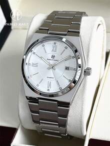 Pablo Raez 1 Stück Herren Business Vintage Uhr Edelstahl Armband Kette Sommer Strand Accessoires Männerschmuck Originale Armbanduhr IPS Silber Nicht anlaufendes Stahlgehäuse Charmante Uhr Berühmte Marke Neu AAA Luxus Schwarz Weiß Farbe 50M Wasserdicht Einfache Kalenderanzeige Uhr Herren Lässig Mode Quarz Uhr für Männer