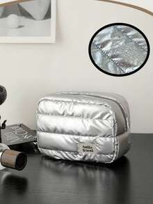 1套大容量便携式化妆品和护肤品收纳包，防水亮面洗漱包，柔软云状化妆包，高颜值手提洗漱包