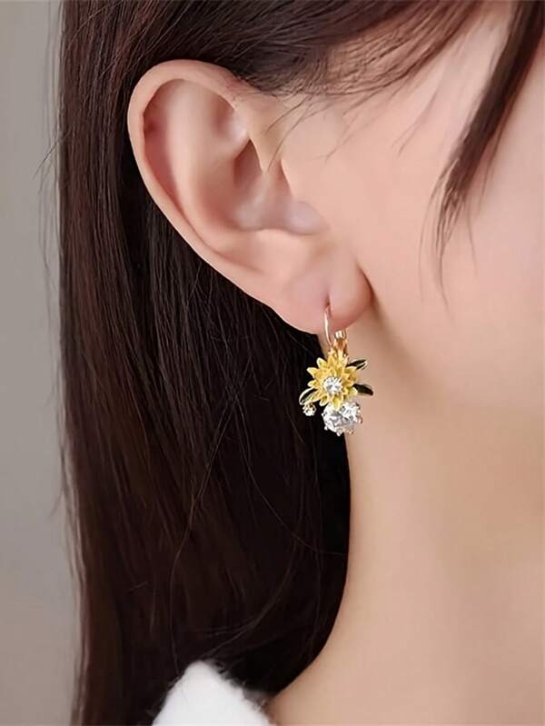 1 par [Pendientes de aro con strass de moda brillantes] Elegantes pendientes de aro con forma de girasol con strass brillantes - Hermosa joyería de moda de aleación para mujeres, perfecta para vestir casual y como regalo
