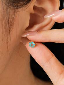 1 对 18K 镀金不锈钢花朵、星星、蝴蝶和爪形耳钉，螺丝后盖，适合女士和女孩日常佩戴、周末约会、生日派对、友谊礼物 - 彩色 - 查看 5