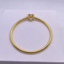 1 pièce Bracelet classique de mode pour femmes avec perles et motif d'os de serpent. Convient parfaitement pour un assortiment au quotidien et fait un cadeau de vacances idéal