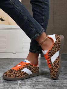 Women's Leopard Print Retro Low-Top Casual Sneakers With Orange Accents - Leopard - View 5