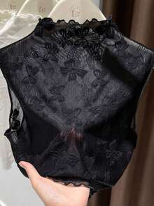 一件女士修身无袖打底衫，波浪形下摆，提花网眼面料，可拆卸领子