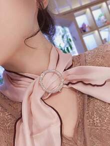 1pc Rhinestone Scarf Clip - Adjustable Hollow Metal Clasp, Suitable For Shirts, Shawls And Clothing Corners, Elegant French Style Fashion Accessory For Women, High-End Exquisite Design, Multi-Functional Durable Clip, Fashion Wardrobe Essential, Delicate Neck Clip, High-Quality Open And Close Buckle, Multi-Purpose Matching, Wardrobe Organization Essential - Gold - View 4