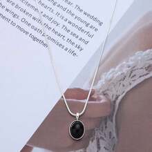 Bohemian Moonstone Neck Chain Gemstone Pendant Round Serpentine Chain Necklace Exquisite Oval Protein Stone Lock Bone Chain Necklace Blue Sapphire Jewelry Women's - 藍色 - 查看 6