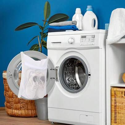 1 pieza Bolsa secadora de zapatos lavable Bolsa de lavado para calzado deportivo para un secado rápido y una limpieza suave, organizador de lavandería de malla transpirable Bolsa de viaje duradera para zapatillas, botas y esquís, decoración de habitación y solución de almacenamiento, ideal para cuartos de lavandería, armarios y dormitorios, accesorio de decoración del hogar minimalista y moderno, apto para uso diario, amigable con los viajes, fácil de limpiar, interior aireado, previene el olor, mantiene la forma de los zapatos, ahorra espacio, idea de regalo multiusos para amantes de la moda, excelente para equipos deportivos y ropa de fin de semana, adecuado para todas las estaciones