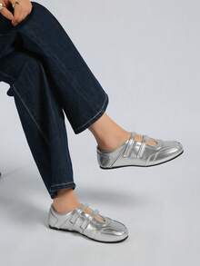 2025春季新款复古红色百搭魔术贴玛丽珍鞋，圆头平底休闲女鞋【尺码偏小，请参考尺码表】，芭蕾平底鞋