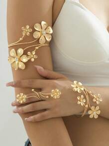 Ein Set aus modischen, personalisierten, europäisch-amerikanisch vintage, anspruchsvollen 3D Blumen-Strass Armband, Armreif, Ring Schmuckset, Party-Geschenk für Frauen