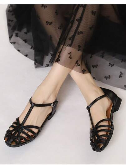New 2025 Summer Fashion Breathable Vacation Roman Sandals, Sexy Boho Elegant Vintage Hollow Woven Criss-Cross Roman Sandals, Summer New European-American Stylish One-Buckle Thick Heel Closed Toe Sandals For Women