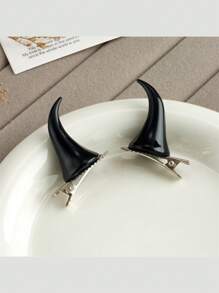 2pcs Black Horn Hair Clips, Halloween Decor Horns Mini Hair Clips, Cosplay Headpiece ,Hair Accessory, Claw Clips, Clips For Hair, Hair Slide, Hair Claws