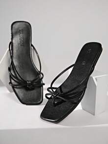 Dép xỏ ngón đế vuông kiểu Pháp màu trơn quai mảnh cỡ lớn màu đen cho nữ, phong cách nghỉ dưỡng lễ hội âm nhạc mới mùa hè 2025, giày đi biển màu đen đơn giản, phù hợp với bikini, dép đi trong nhà nhẹ, chống trượt, thông thường - màu đen - Xem 7