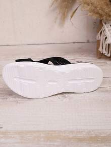 1 paire de sandales plates de plage/sport en tissu ajouré de style preppy, nouvelles chaussures décontractées à la mode pour la plage, les vacances, les mariages, l'école, les fêtes, l'été - Noir - Voir 7