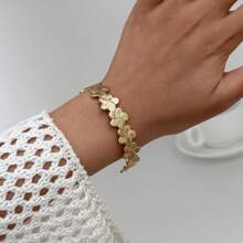 1 pièce Bracelet à manchette ouvert style vacances avec étoile de mer et coquillage, bracelet en métal à motif floral pour le port quotidien