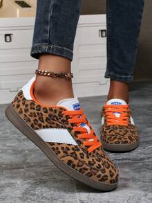 Women's Leopard Print Retro Low-Top Casual Sneakers With Orange Accents - Leopard - View 4