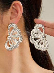 1 Pair Fashion Exquisite Luxury Textured Metal Petal Stud Earrings, Personalized Jewelry For Women
