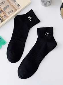 Random Color 7 Pairs Of Men's New Multi-Color Simple Pattern Embroidery Casual Low-Cut Shallow Socks Socks.