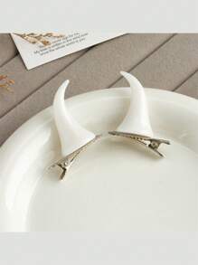 2pcs Black Horn Hair Clips, Halloween Decor Horns Mini Hair Clips, Cosplay Headpiece ,Hair Accessory, Claw Clips, Clips For Hair, Hair Slide, Hair Claws