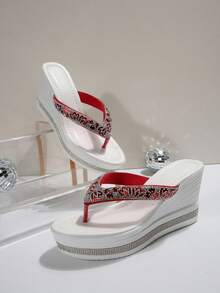 2025年夏季新款女士厚底凉鞋，高跟水钻女士人字拖，波西米亚风格女士凉鞋，时尚休闲女鞋，百搭户外沙滩凉鞋，高跟人字拖