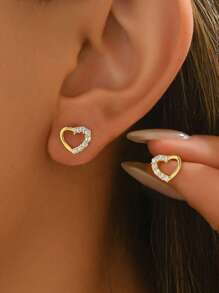 A Pair Of 925 Sterling Silver Asymmetrical Heart-Shaped Earrings, Women's Jewelry, A Casual And Exquisite Women's Jewelry Gift For Valentine's Day.