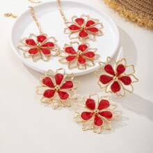 1pc Exaggerated Vacation Style Gold 5-Petal Flower Pendant Necklace, 1 Pair Earrings, 1pc Ring, Women Jewelry Set