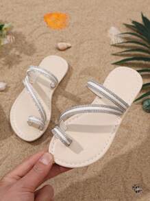 1 Pair Toddler Girls White Fashion Slip-On Sandals With Metallic Buckle Decoration, Cute Round Toe Design, Suitable For Daily, Beach, Party Wear, Summer New Arrival