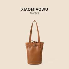 Fashionable Large Capacity Portable Bucket Bag For Women, High-End Underarm Bag, Niche Commuter Summer New Shoulder Bag - 黑色 - 查看 2