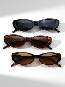 1副女士猫眼小框个性化眼镜，复古装饰镜腿，时尚百搭街头风，高端大气。