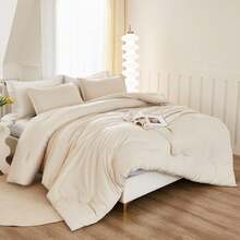 Oversized King Comforter 128x120 Beige, 3 Pieces Lightweight Solid Bedding Comforter Set, All Season Fluffy Bed Set (1 Comforter & 2 Pillowcases) - 米色 - 查看 2